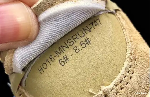   90 Nike AA7293-200 O-W Desert Air Ore Max 0626